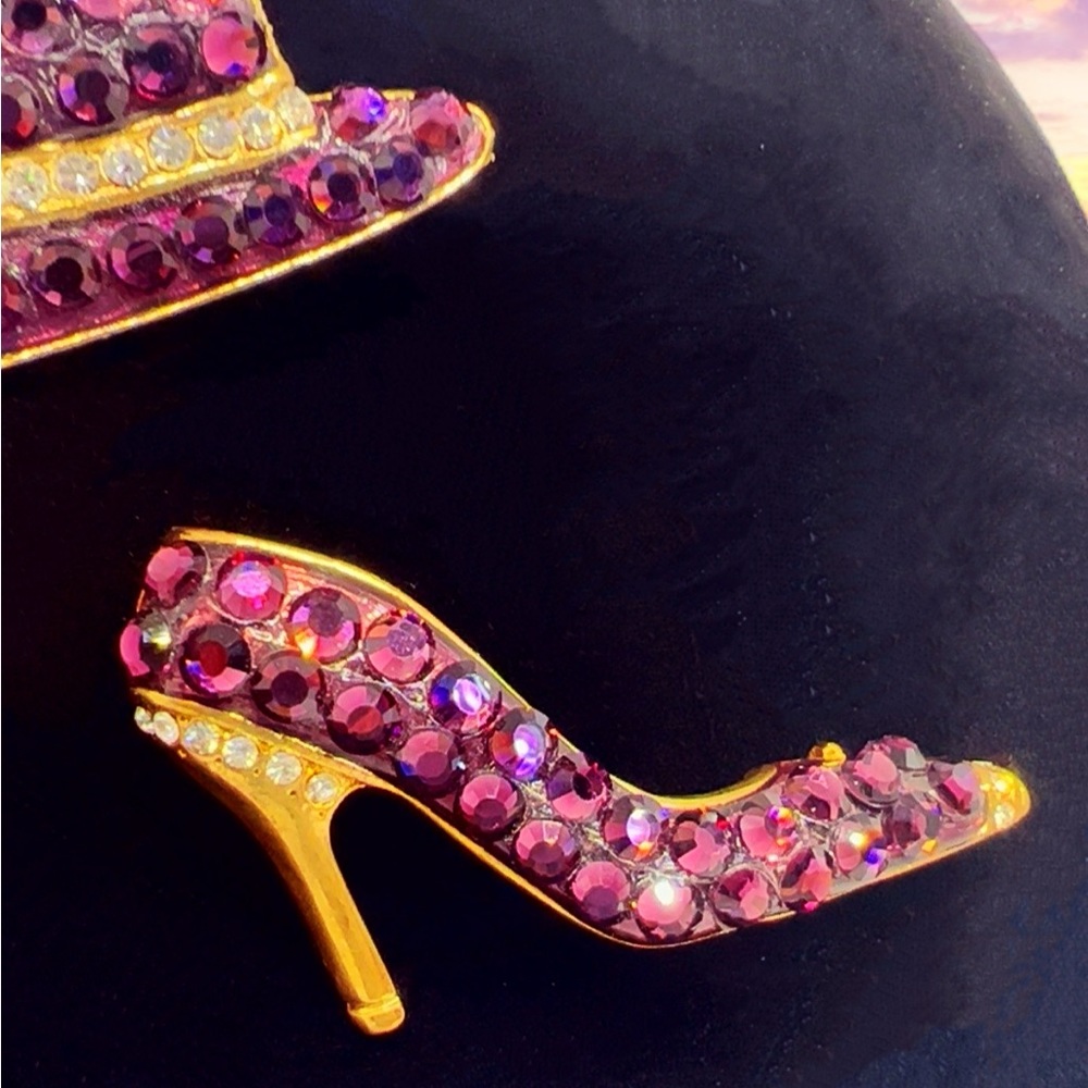 Vintage Set Bejeweled Amethyst Rhinestone Ladies Hat & Shoe Brooch/Pins - Picture 3 of 7